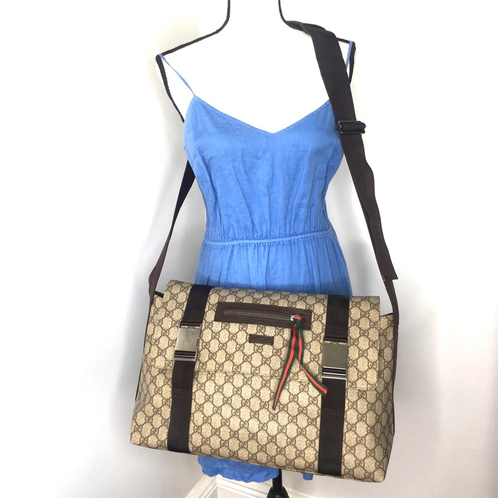 Authentic Gucci brown monogram coated canvas unisex Messenger bag